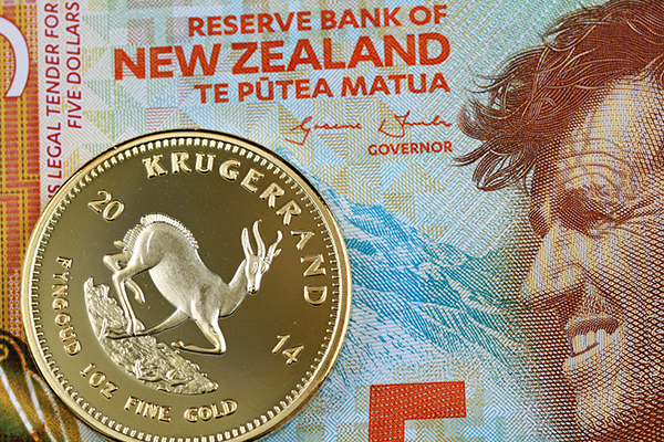 A macro image of a five New Zealand dollar - Halo Financial
