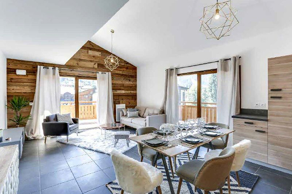 Les3Sophies-living-room - Halo Financial