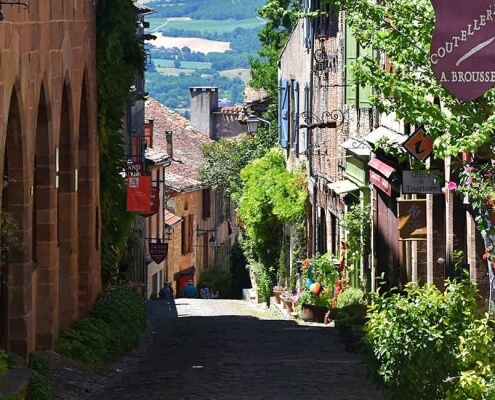 image of popular uk expat village in france