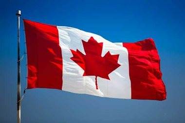 Canadian flag symbolising Canadian economy in Quarter 2