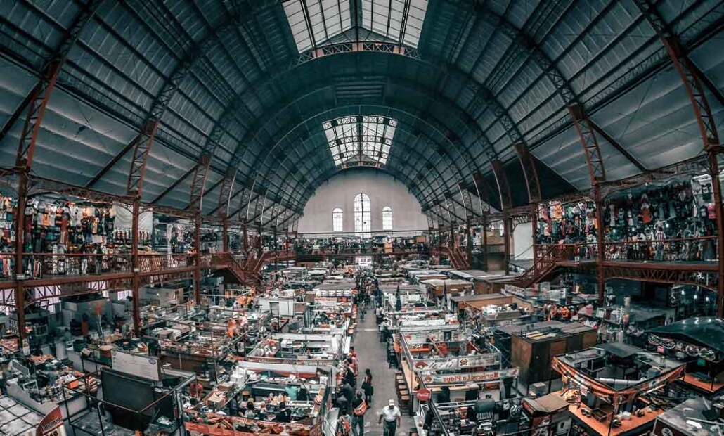 image of warehouse of retail company abroad