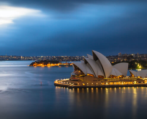 New Zealand pauses Australia travel bubble