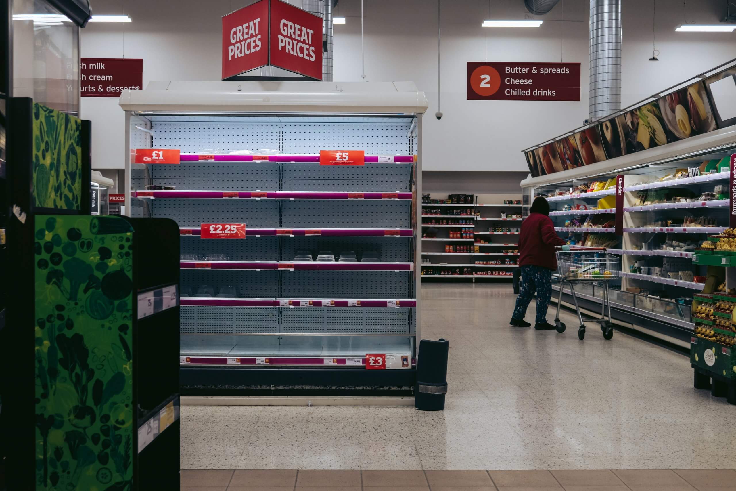 UK supermarkets say pingdemic is impacting food supplies
