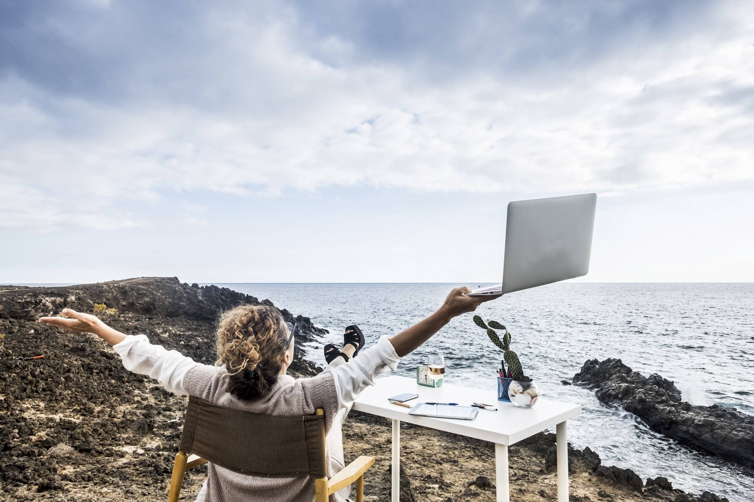 How to Become a Digital Nomad and Find a Remote Job