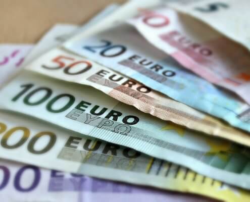 different euro currency notes
