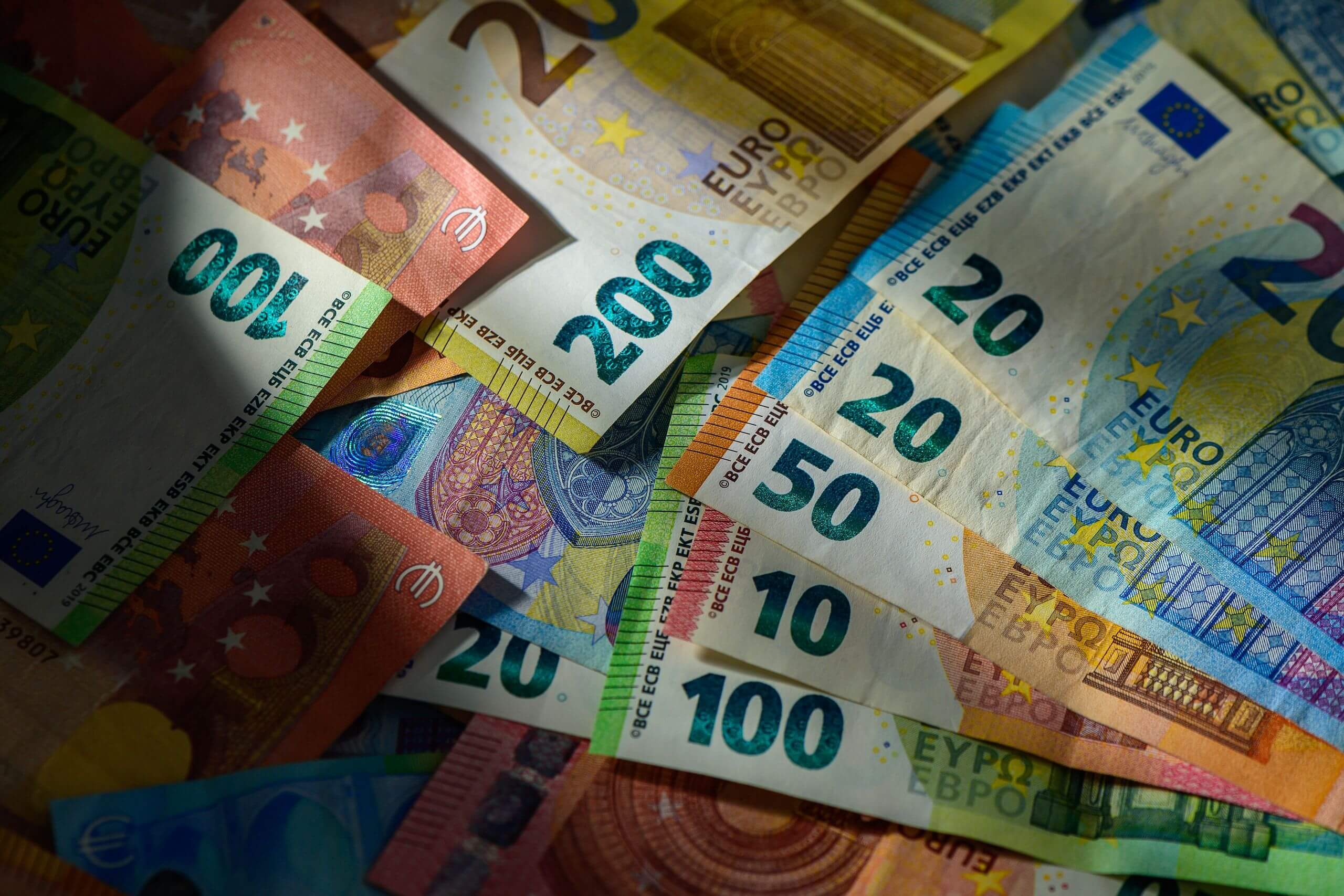 What is EUR? Understanding the Euro